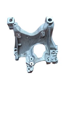 AUDİ A4 SAĞ TRAVERS AYAĞI