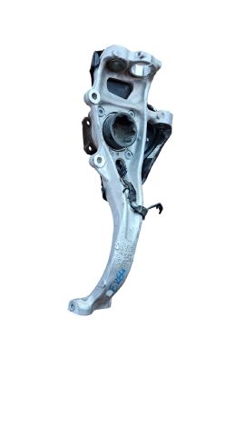 AUDİ Q7 SAĞ ÖN TAŞIYICI VE PORYA